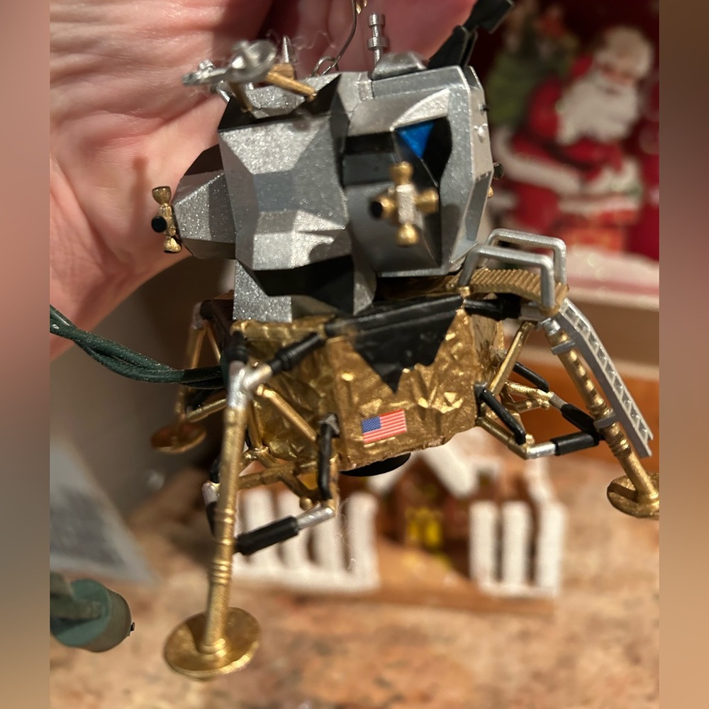 Hallmark 1998 Apollo Lunar Module #3 of Series Journeys Into Space Collection. - Picture 6 of 10